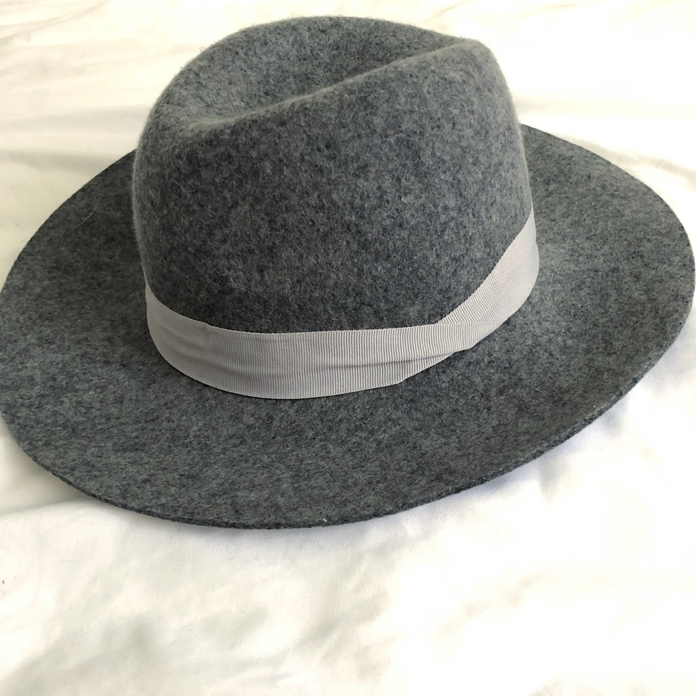 Express NWOT grey felt hat